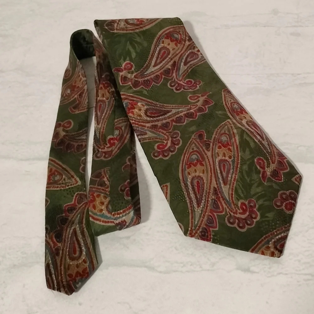 AQUASCUTUM OF LONDON VINTAGE SILK NECKTIE TIE PAISLEY HAND SEWN - Picture 8 of 9